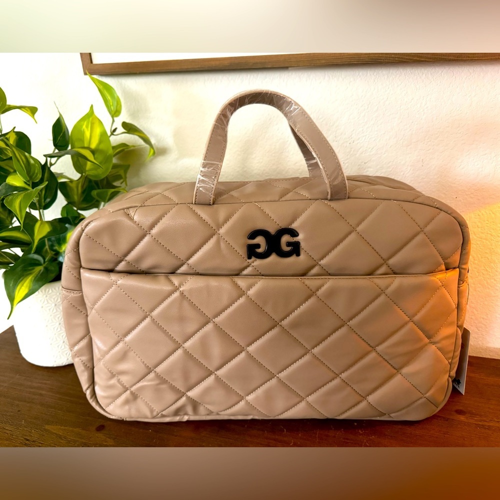 NWT Gilda Paris Quilted Weekender in Taupe - 19” x 12” x 5”